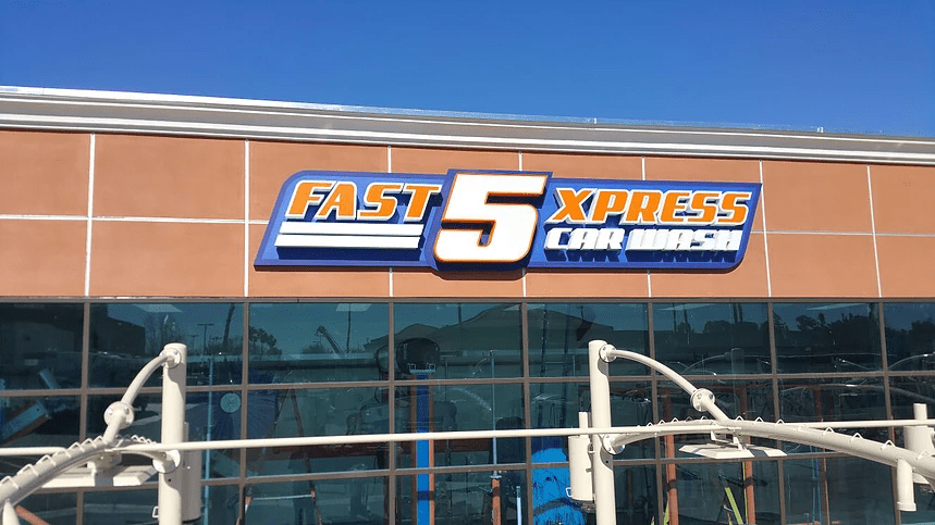 Fast 5 Xpress exterior sign